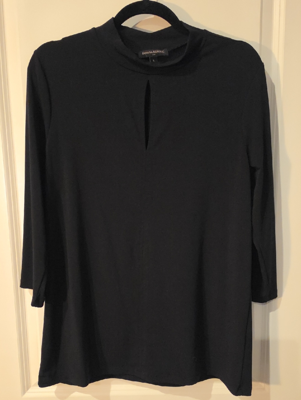 Banana Republic Black Keyhole Neck 3/4 Sleeve Top